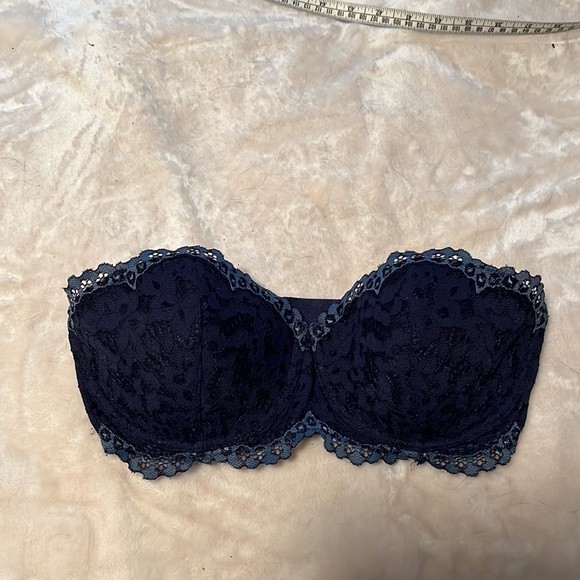 Victoria’s Secret Lined Balconet Strapless Lace Bra in Blue 32DD - Picture 7 of 7